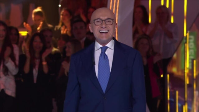“Si è vero, lo sono” arriva un altro coming out nella casa del Grande Fratello VIP: lo ha confessato