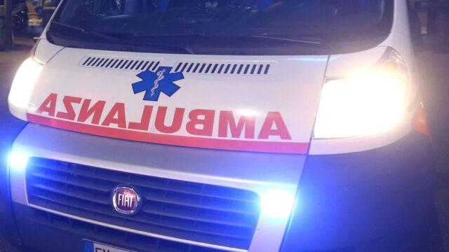 Ragazzo di 16 anni tenta di scavalcare il cancello della discoteca e cade, la tragica scoperta del padre dopo 6 ore