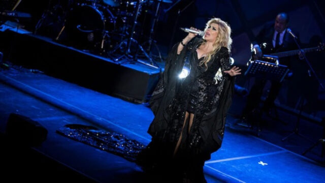 Grave lutto nella musica, l’amatissima cantante morta il giorno di Natale: l’annuncio della famiglia