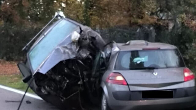 Terribile frontale tra due auto: il bilancio già drammatico potrebbe peggiorare, coinvolti giovanissimi