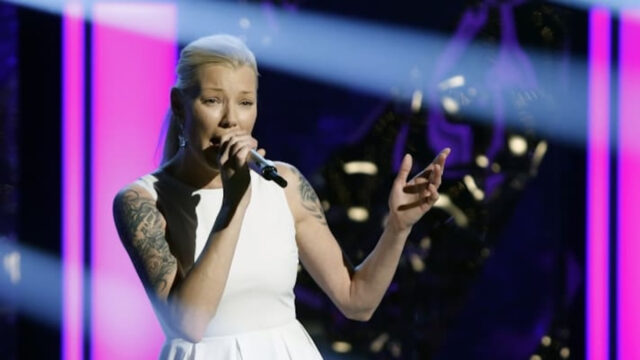 Gravissimo lutto nella musica, la cantante trovata senza vita in casa
