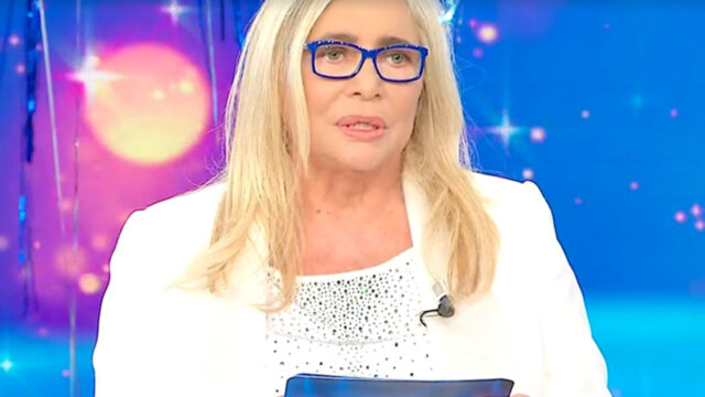 Domenica In, è ufficiale: Mara Venier lascia il programma. C’è il nome del sostituto