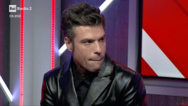 Fedez e Fabrizio Corona si sono sentiti prima di Sanremo, il cantante ha fatto una particolare richiesta all’ex re dei paparazzi