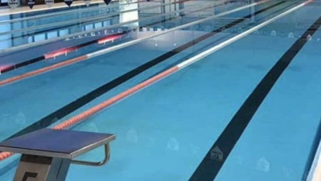 Tragedia durante la lezione di nuoto: il piccolo aveva solo 3 anni. Dove e cos’è successo