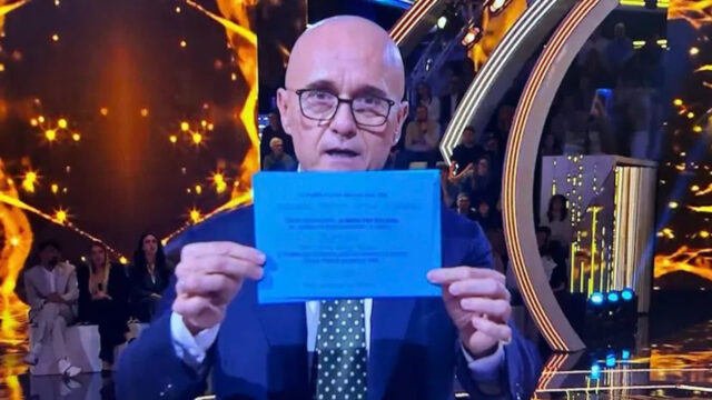 “È lui il primo finalista” Grande Fratello, la notizia di Alfonso Signorini lascia tutti senza parole: pubblico in rivolta