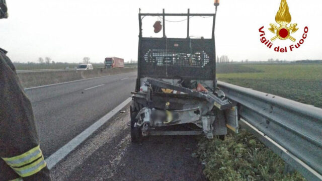 Tragedia sull’autostrada: furgone perde il controllo su un cantiere, purtroppo c’era un operaio a lavoro