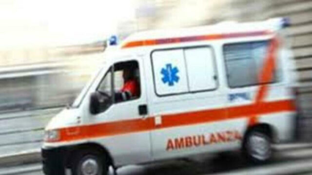 Bimbo di due anni cade dal terzo piano di un palazzo, la situazione è molto seria: dove e cosa è successo