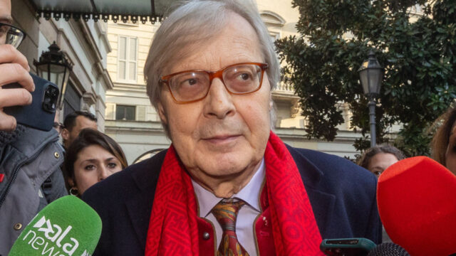 “Purtroppo nessuno…” Vittorio Sgarbi ancora ricoverato: parla la dottoressa