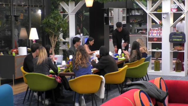 “È incinta” Scoppia il gossip al Grande Fratello, il test di gravidanza potrebbe rivelare una notizia sorprendente