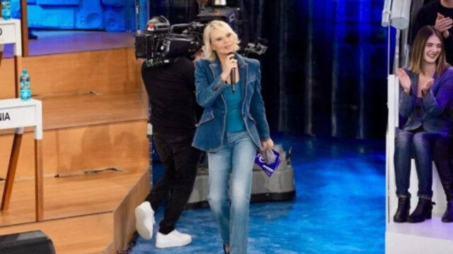 “Lui nuovo giudice” Il Big della musica italiana ad Amici: Maria De Filippi pronta al colpaccio 