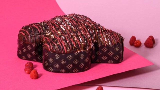 Quanto costa la colomba ai frutti rossi di Antonino Cannavacciuolo: ecco il prezzo 