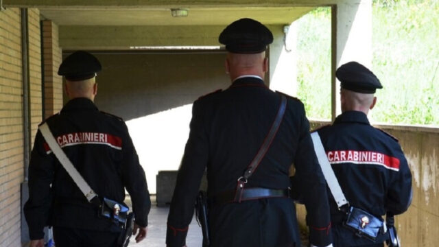 “L’ha fatto per la mamma” drammatico omicidio. nella notte, ragazzo di 19enne uccide il padre