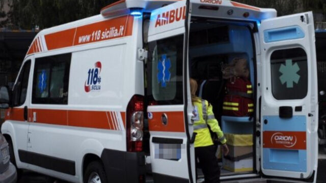 Spaventoso incidente in autostrada tra moto e auto, bilancio gravissimo