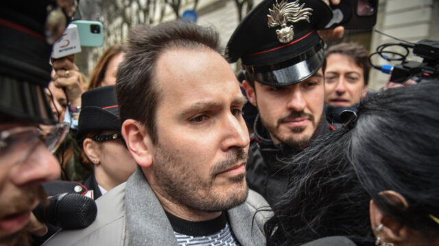 “Ci sono delle impronte sospette” Omicidio di Garlasco, Andrea Sempio in caserma per prelevare di nuovo le impronte digitali