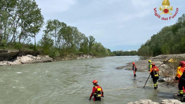 “Era con gli amichetti, poi il nulla” Ragazzino scomparso nel fiume Tanaro, ricerche disperate: dove e cos’è successo