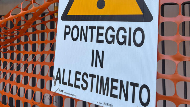 Ennesima tragedia sul lavoro, muore cadendo da un ponteggio: dove e cosa è successo