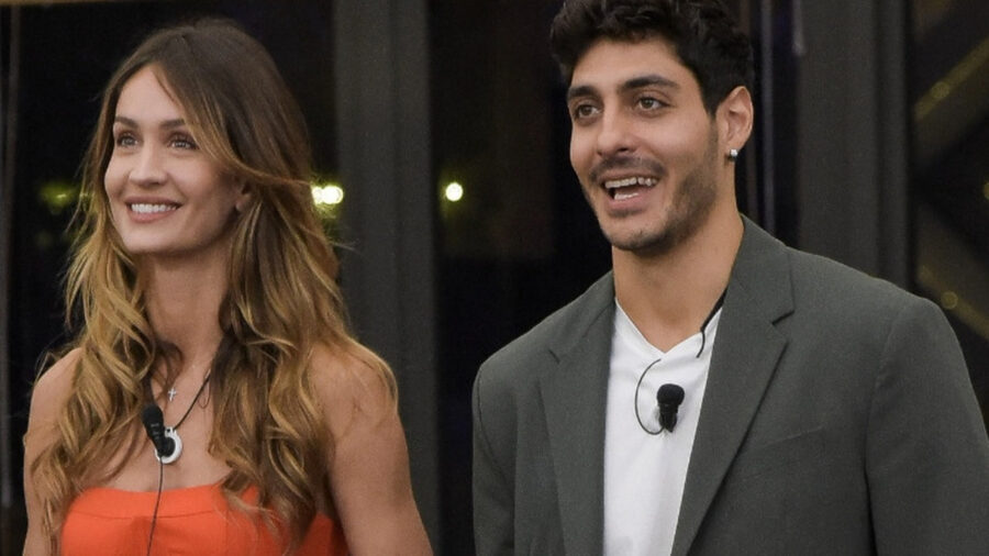 “Abbiamo una cosa da dirvi” Helena e Javier l’annuncio della coppia fa sognare i fan