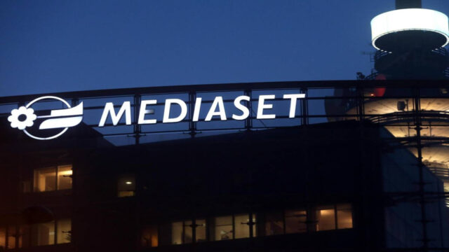 “Chiusura obbligata” Si mette male per il programma Mediaset, Pier Silvio costretto ad una decisione
