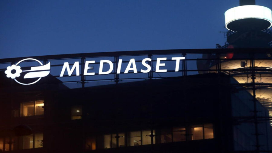“Chiusura obbligata” Si mette male per il programma Mediaset, Pier Silvio costretto ad una decisione