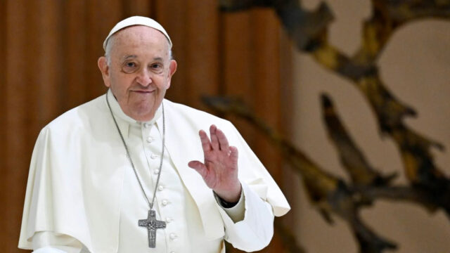 Papa Francesco, il commovente gesto di Massimiliano Strappetti per il Pontefice: lo hanno notato tutti