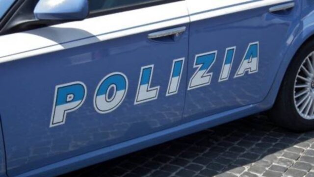 Donna muore cadendo dal balcone, cosa è emerso dalle prime ipotesi degli inquirenti