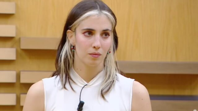 Amici, Chiamamifaro eliminata dal programma: le parole di Maria De Filippi sui genitori super Vip della cantante