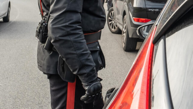 “Ha portato con sé la figlia di 6 anni” padre tenta di togliersi la vita: salvati in extremis grazie ad un gesto provvidenziale
