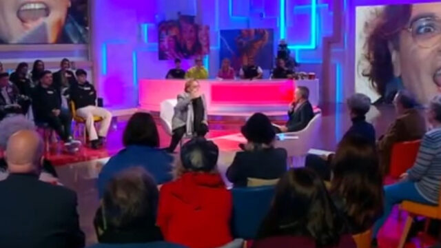 “Non ho più un soldo” Il Vip italiano racconta il dramma: “Vivo con 1200 euro al mese, non bastano”