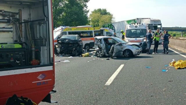 “Aveva appena realizzato il suo sogno” Tragedia sull’A1, chi erano il papà e figlio di 8 anni morti sul colpo
