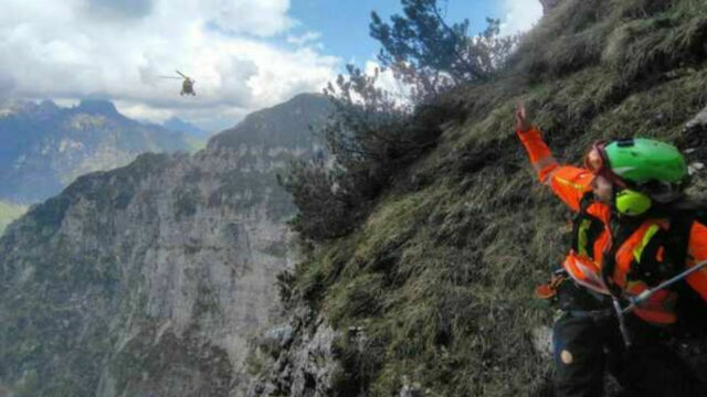 Tragedia in montagna, muore davanti agli occhi degli amici: dove e cosa è successo