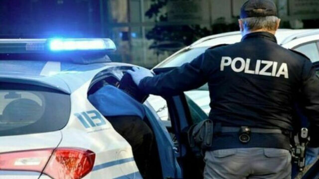 Partorisce nel bagno di casa, poi il terribile gesto sul bimbo appena nato: dove e cosa è successo 