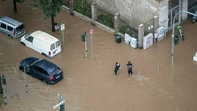 Bomba d’acqua sulla città italiana provoca allagamenti e incidenti: il punto della situazione