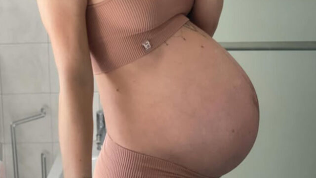 “9 mesi, ti aspettiamo” La famosissima italiana si mostra con il pancione: lo scatto commuove tutti