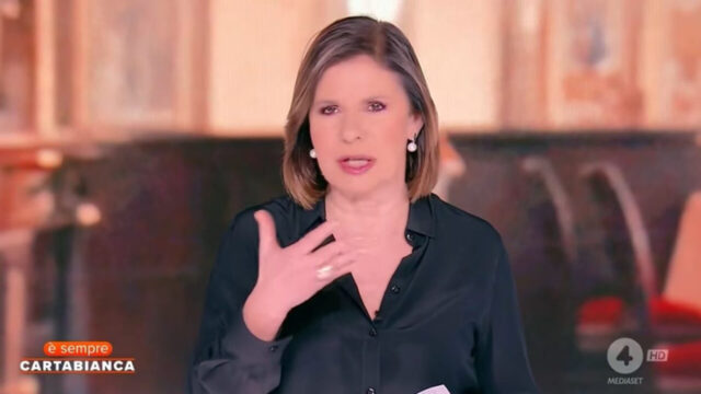 “Scusate, non sto bene” Salta all’improvviso il famoso programma, la nota conduttrice non sta bene. Le sue condizioni