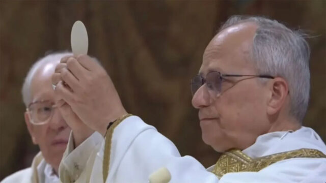 “In pochi lo hanno visto” Papa Leone XIV, il dettaglio al polso che in pochi hanno notato: non era mai successo prima