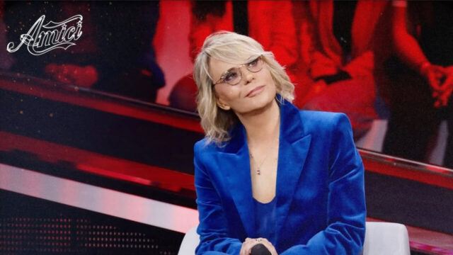 “Lo ha fatto davvero” Maria De Filippi sorprende tutti: arriva una proposta di lavoro per lei 
