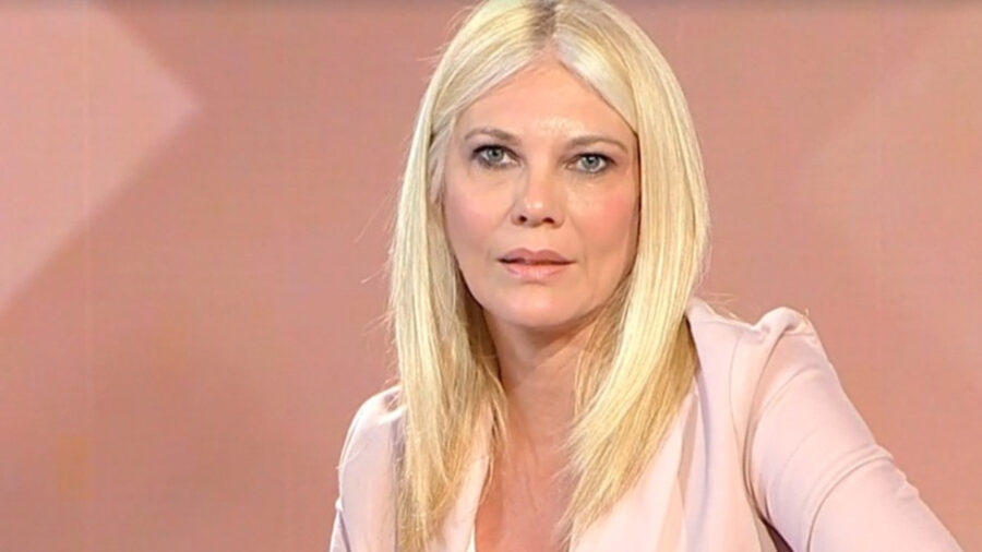 “Lo ricordiamo con affetto” L’annuncio in diretta di Eleonora Daniele commuove tutti