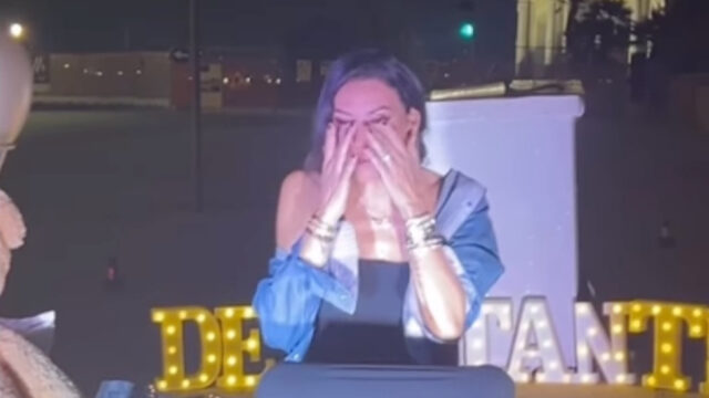 “Non se l’aspettava” tutto così inaspettato, la famosissima scoppia in lacrime davanti a tutti