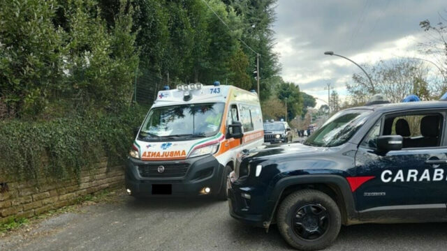 “Era andato a prenderlo prima a scuola” Bimbo di 11 anni torna a casa con la mamma, poi il dramma
