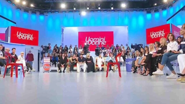 “Pronto per il trono” Uomini e Donne, c’è già il nome del primo tronista: lo conosciamo benissimo
