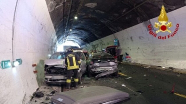 Gravissimo incidente in galleria, la situazione è seria, coinvolte anche mamma e figlia: dove e cosa è successo