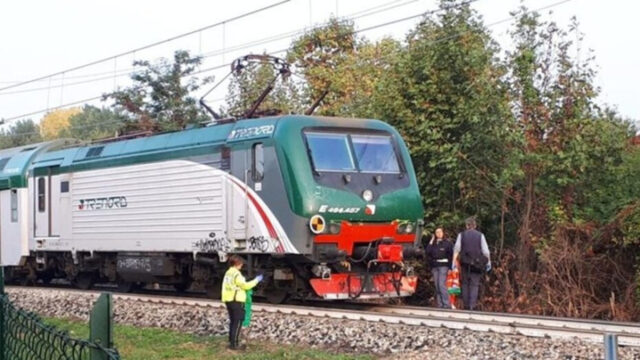 Tragedia sui binari, muore travolta da un treno: dove e cosa è successo