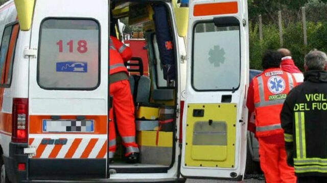 Fa retromarcia e finisce in tragedia, non c’è stato nulla da fare: dove e cosa è successo