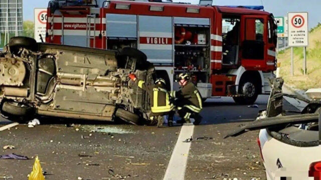 Spaventoso schianto tra due auto, l’impatto è stato devastante, la vittima era giovanissima: dove e cosa è successo