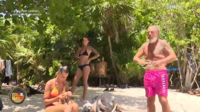 “Mi hai rotto” Furiosa lite all’Isola dei Famosi, tensione alle stelle tra i due naufraghi 