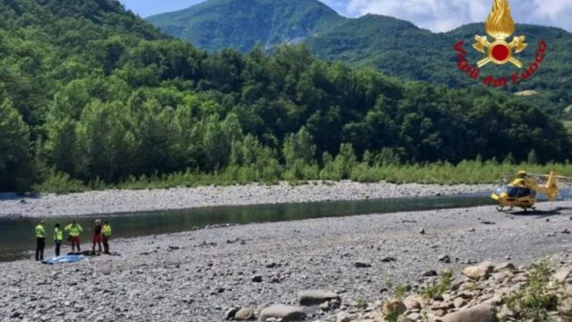 Si tuffa nel fiume per sfuggire al caldo ma finisce in tragedia, aveva 30 anni: dove e cosa è successo