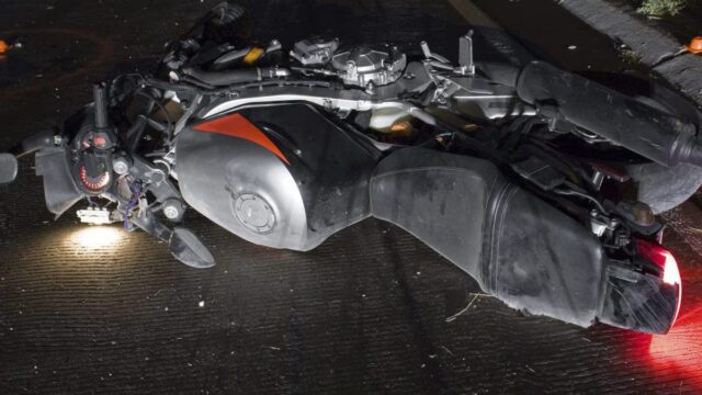 Spaventoso schianto in moto, purtroppo non c’è stato nulla da fare: dove e cosa è successo 