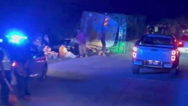 Spaventoso schianto tra un minivan e un autobus con a bordo studenti, bilancio tragico: dove e cosa è successo