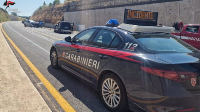 Schianto mortale, il bilancio è disastroso, traffico interrotto e soccorsi sul posto: dove e cosa è successo
