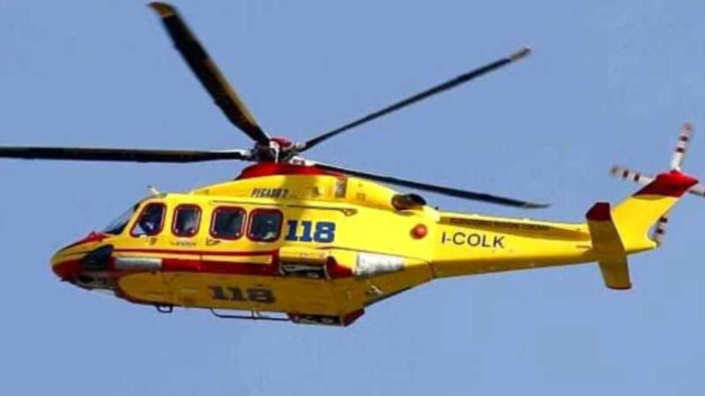Spaventoso incidente in autostrada per un pullman con 56 persone a bordo, la situazione è seria: dove e cosa è successo